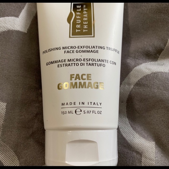 Skin and gold facial available - Picture 2 of 3